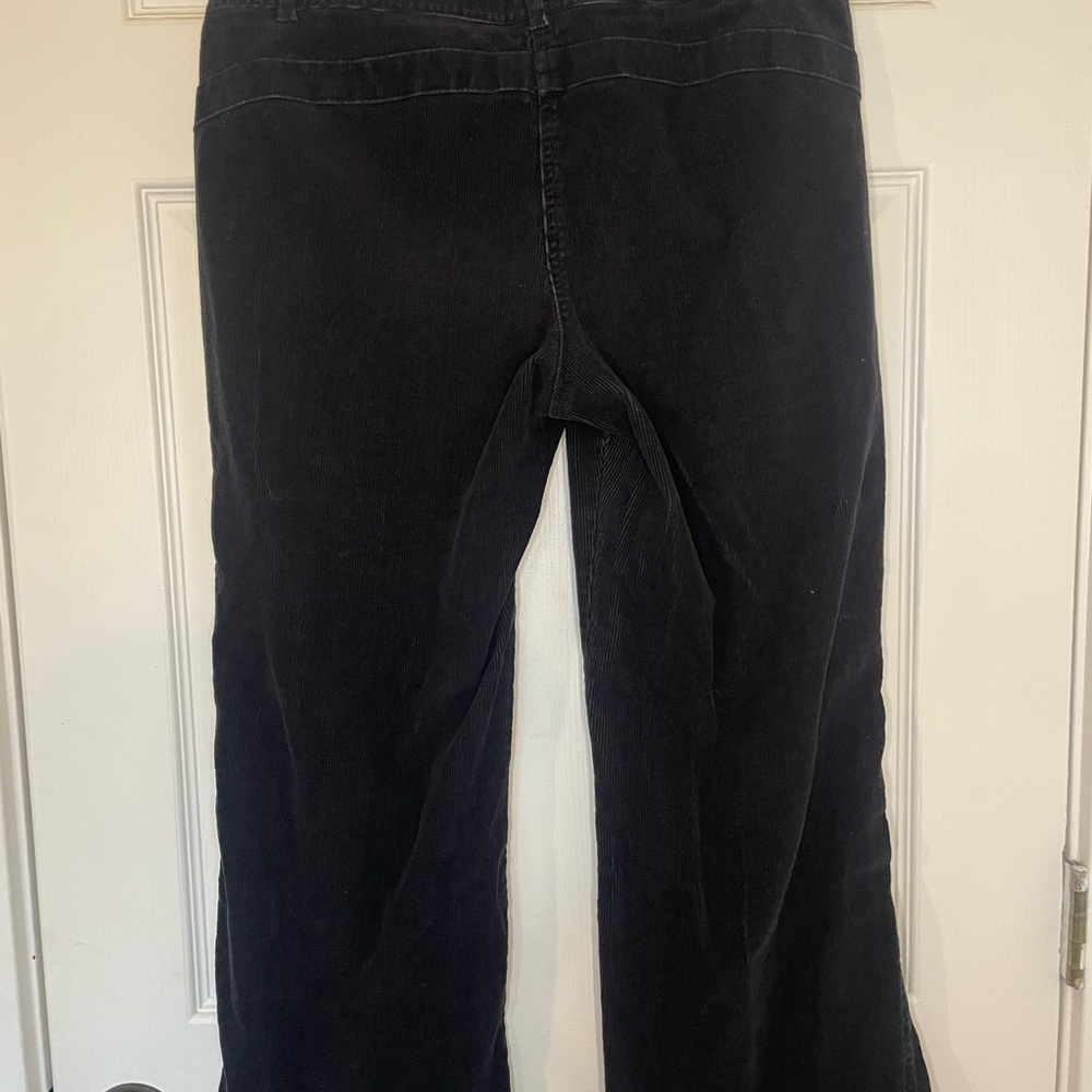 Women's Black Ann Taylor corduroy pants - Picture 4 of 6